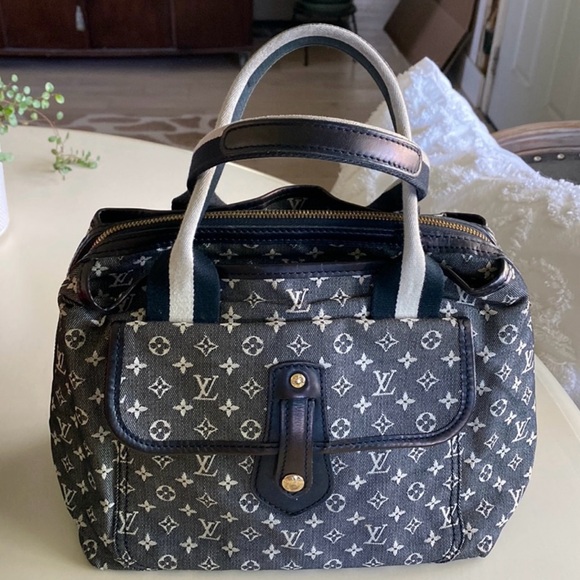 LOUIS VUITTON PURSE - Picture 1 of 12